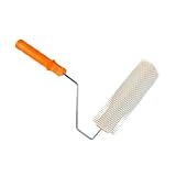 VKE Rodillo de Púas Autonivelante 23 cm - Espinas 14 mm, Autonivelante, 2 Rodillo Pintura 23 cm, Palo Telescopico 1,5 m, Zapatos Aireador para Cesped 30 mm (Solo un Rodillo de Puas de 23 cm)