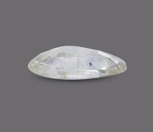 Saphir blanc véritable de 7 à 7.5 ratti de forme brillante