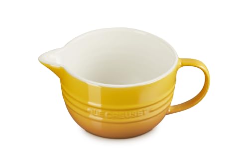 Bowl de preparo Le Creuset de 2 litros na cor Nectar com alça lateral e bico para despejar