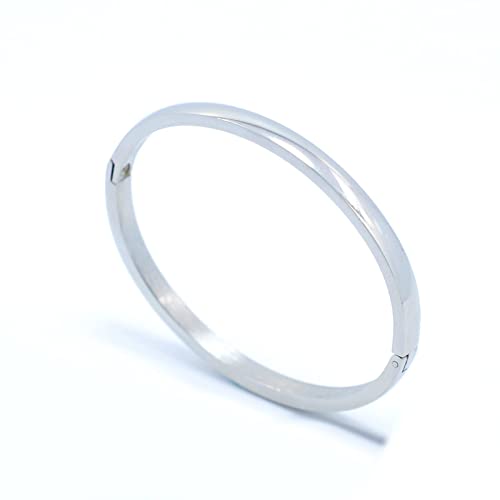 Bracelets femmes de couleur argent pour sublimer vos tenues de bureau