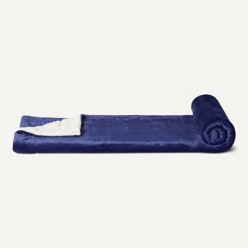 Miniatura 4 de Amazon Basics Coperta Plaid in Pile Sherpa, 127 x 152 cm, Blu Navy | per Divano, Reversibile