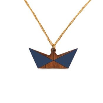 Sastree Colgante Barco de Madera Azul | Diseño Velero Pintado a Mano | Edición Limitada Solo 365 Unidades | Collar Original Amantes Mar (Acero Inox Oro)