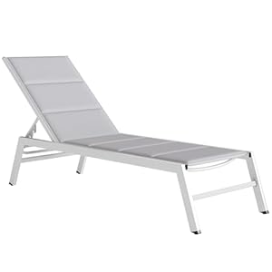 Outsunny Sonnenliege Atmungsaktive Breite Gartenliege mit 6-Fach Verstellbar Rückenlehne Aluminiumrahmen, gepolsterter Liegestuhl bis 120 kg Relaxliege Gartenmöbel für Garten Terrasse Pool Hellgrau