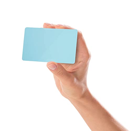 Karteo® Jasnoniebieskie Badge PVC 100 Sztuk – Format Karty Bankowej do Identyfikacji Pracowników Służby Zdrowia i Zastosowań Profesjonalnych