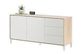El aparador Brooklyn Artik, terminado en Roble Canadian y Blanco Artik es un mueble aparador de tamaño reducido de 2 puertas y 3 cajones en parte derecha y con patas en la parte inferior, de 74 cm de alto* 154 cm de ancho* 41 cm de profundidad, que combina el actual estilo nórdico, lo que amplia tus opciones a la hora de decorar tu salón, aportando además capacidad de almacenaje y ordenación. Además podrás combinar esta pieza con el mueble TV y la mesa de centro de la misma colección.
