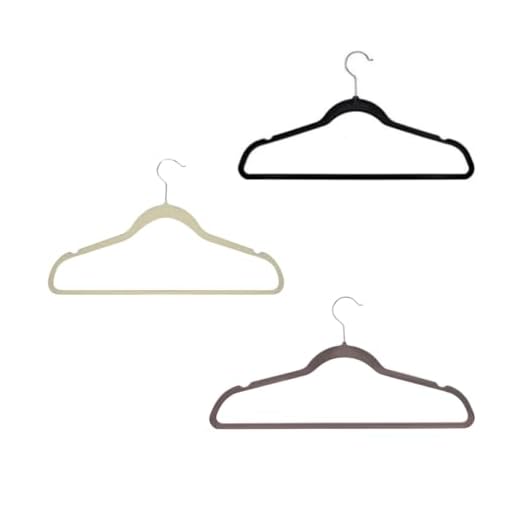 Kit com 30 Cabides de Veludo Infantil Bege 30x21cm Altaluce