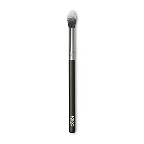 KIKO Milano Eyes 66 Pointed Blending Brush | Precision eyeshadow brush, synthetic fibres