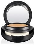 MAC Pro Longwear SPF 20 Compact Foundation NC30