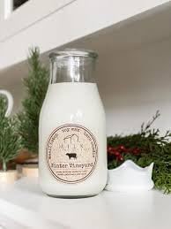 Miniatura 2 de Milk Reclamation Barn's Botella de leche (13 oz) Vela, vino de bayas calientes