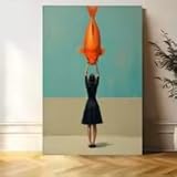 ZHUOYA Leinwandbild – Moderne Frau im schwarzen Kleid hält einen riesigen Goldfisch, Kunstdruck, minimalistischer türkisfarbener Hintergrund (40 x 60 cm)