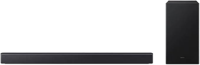 Soundbar Samsung HW-B450F acompanhada de seu subwoofer sem fio dedicado