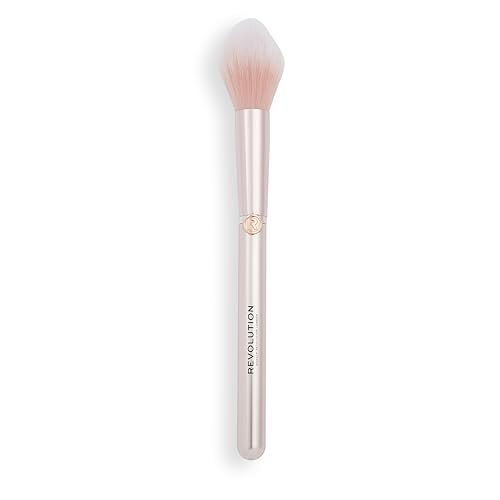Revolution Create Soft Focus Brush (R6), Makeup Brush for Bronzers, Highlighters, & Blush, Pressed or Loose Powders, Vegan & Cruelty-Free