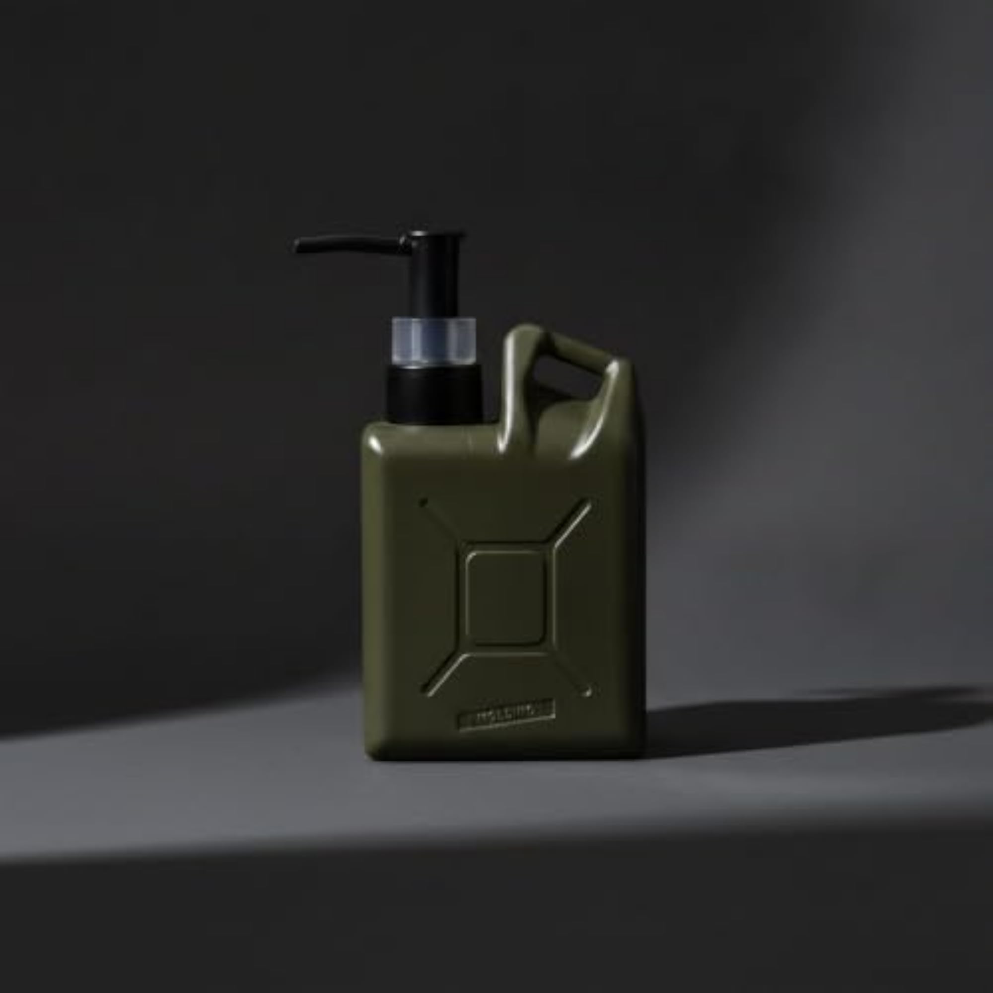 Lightweight Dispenser Bottle with Pump, Green