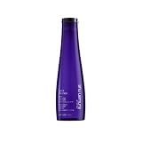 shu uemura color lustre shampoo review Aplicar una pequeña cantidad sobre el cabello húmedo y masajear suavemente. Aclarar con agua abundante. Completa la rutina con los demás productos Yubi Blonde.