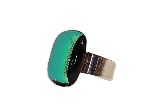 Bague en verre dichroïque pour illuminer vos tenues de soirée