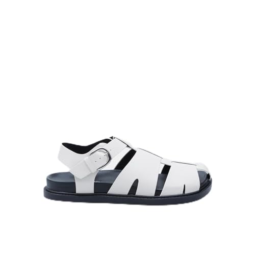 Comfort leggero: Realizzati con materiali traspiranti e suole flessibili, i sandali assicurano una sensazione di leggerezza e comfort durante tutto il giorno.