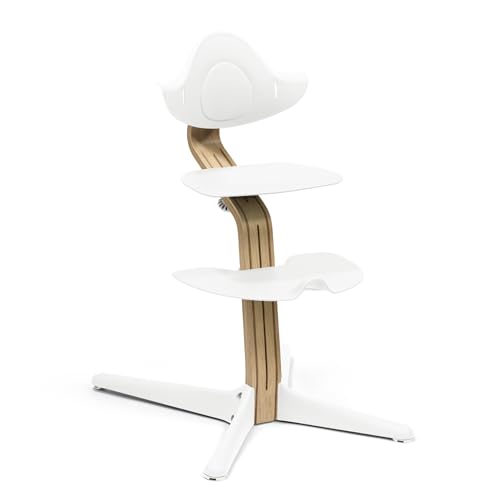 Chaise Stokke Nomi pour partager les repas en famille autour de la table