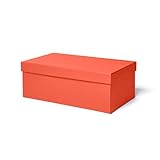 Boîte de rangement parfaite pour stocker vêtements, linge, couvertures, chaussures, mais aussi jeux vidéos, jeux de société, albums, magazines ou collections de disques, DVD et bande dessinées. Idéal dans la chambre des enfants pour jouets, poupées et livres. Indiquée aussi dans le bureau pour le stockage de classeurs et documents.