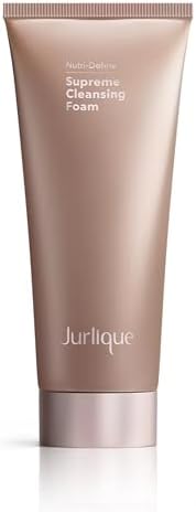 Eucerin Daily Hydration Lotion with SPF 15 — close-up of materials and construction quality