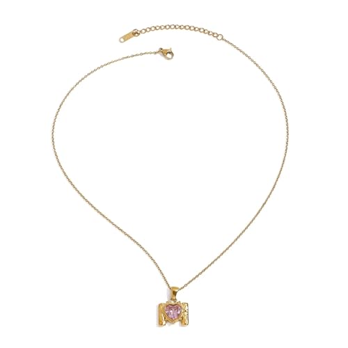 Collier pendentif lettre pour sublimer vos tenues d'été romantiques