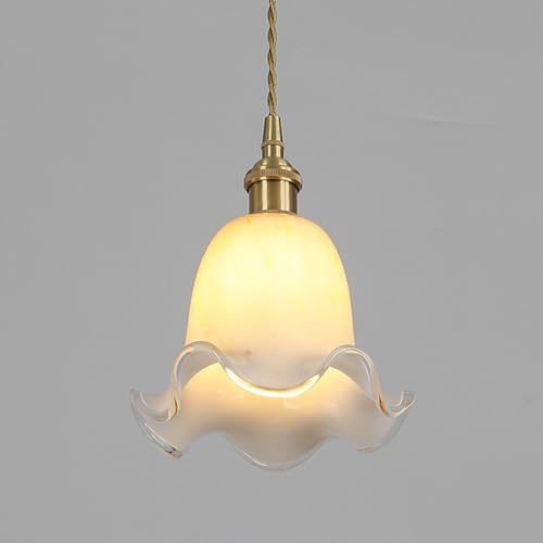 Lustre floral au charme d'antan pour éclairer vos souvenirs de famille à table