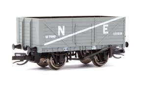 Peco - TT:120 Gauge - 7 Plank Open Wagon - NE Livery (TTR-7001E)