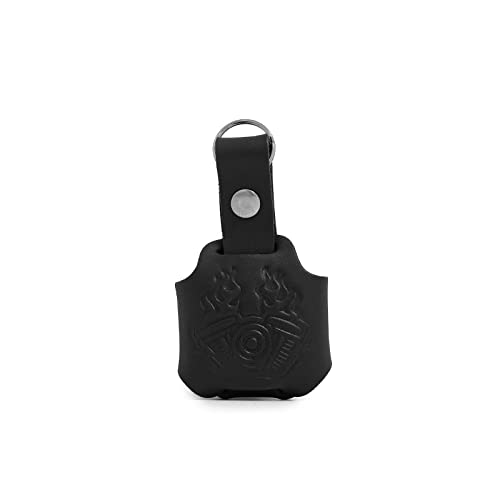 PORTA TELECOMANDO MOTO: custodia in pelle versione slim per Key Fob compatibile con moto Harley Davidson. Prodotto realizzato in vero cuoio conciato al vegetale. Massima versatilità grazie alle sue dimensioni ridotte e all'anello per il fissaggio ai jeans o ad una borsa. Ideale per essere portato sempre con sé in ogni occasione della giornata