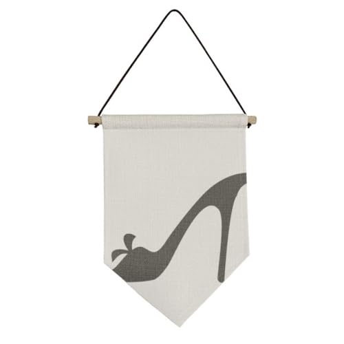 Drapeau en toile motif floral et talons hauts noir suspendre