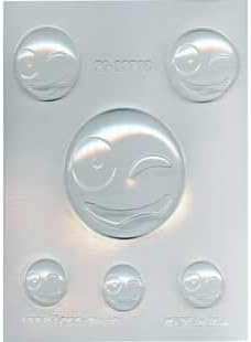 Amazon Co Jp Ck Productsショートメッセージシンボル絵文字ウィンク面チョコレート金型 ホーム キッチン