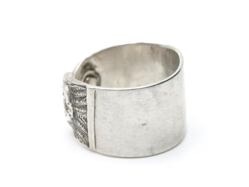 Bague en argent et couverts antiques pour sublimer votre style quotidien