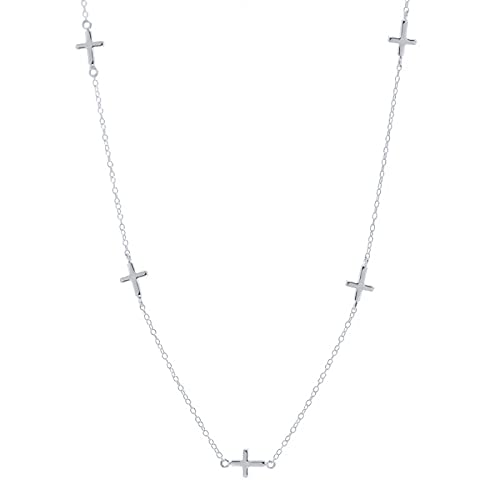 Collier petite croix pour femme à porter au quotidien ou en soirée