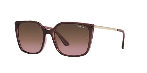 Vogue Eyewear Óculos de sol feminino vermelho na armação rosa transparente, lentes marrom gradiente rosa, 54 mm