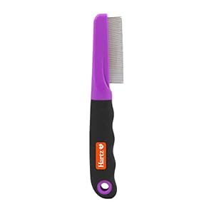 Hartz Groomer’s Best Flea Comb for Dogs and Cats, Fine-Toothed Flea Comb to Remove Fleas & Flea Eggs, Gentle Pet Comb for Detangling or Dematting Face & Paws