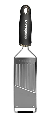 Microplane Profi Gemüsehobel für Kartoffel, Karotte, Gurke, Zucchini und Rote Bete in Schwarz mit Edelstahlklinge Cover