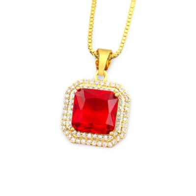 Collier chaîne à maillons carrés plaqué or pour look de fête coloré