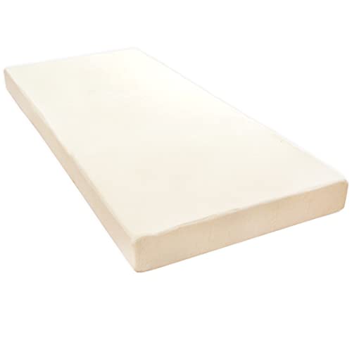 ノンコイル(ノンスプリング)と呼ばれるマットレスは、一言でいうと分厚いスポンジの様なもの。柔らかめなのが特徴で、アイテムによってはクルクル巻いたり三つ折りにして収納出来るのもメリットです。比較的お財布に優しいアイテムもあるので、小さなお子様がいらっしゃるご家庭にも◎