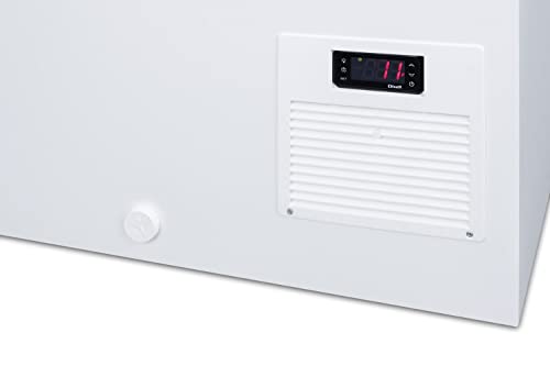 Image of Summit 43 inch Ice Cream Chest Freezer with (2) Sliding Tempared Glass Lids | Commercial Display Case for Store Supermarket | 11.7 Cu Ft, (2) Wire Baskets, 43 inchW x 23.25 inchD x 31.5 inchH, Steel, White, 115V, NSF