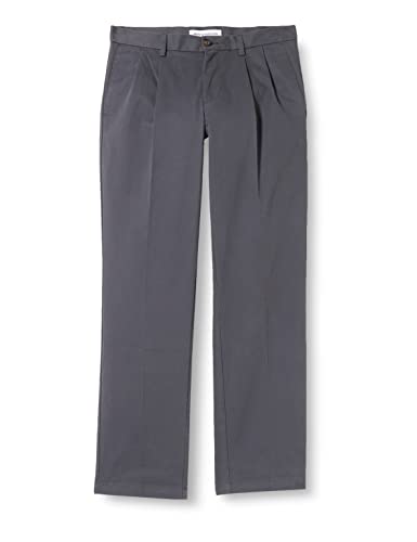 Amazon Essentials Pantalón Chino Plisado, Resistente a Las Arrugas y de Corte clásico (Disponible en Tallas Grandes y Largos Especiales) Hombre, Color Carbón, 44W / 32L