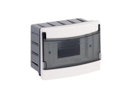 Caja de distribución empotrada para 4 elementos, con conexiones seguras, ideal para instalaciones eléctricas y optimización de espacio.
