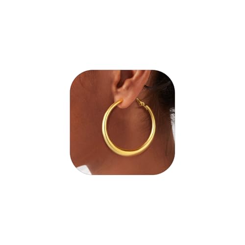 Orecchini graduati dallo stile chic: completa il tuo ensemble chic con il look senza tempo degli orecchini graduati. Con una silhouette rotonda sottile, raggiungerai questi orecchini a cerchio ogni volta che stai cercando di aggiungere un pizzico di lucentezza al tuo abbigliamento.