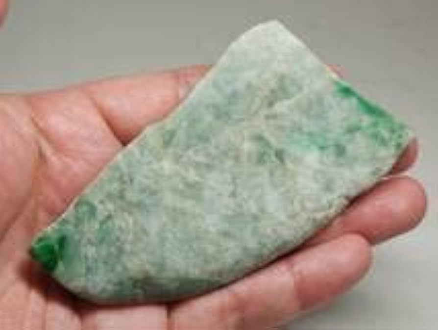 Amazon.co.jp: 鮮緑 200g 翡翠 原石 ヒスイ 鉱物 鑑賞石 糸魚川