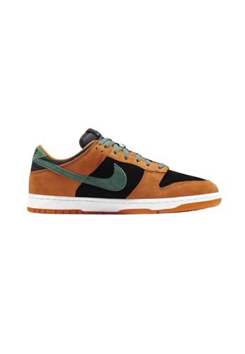 Image of Nike Men's Dunk Low Retro Shoes