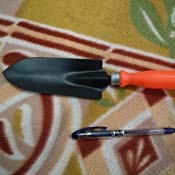 Generics Garden Hand Cultivator, Min Hand Rake with Broad Sturdy Claw, Scratch Tool for Weeding.