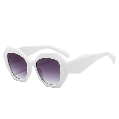 Lunettes de soleil rétro pour un style estival tendance lors de vos sorties en terrasse