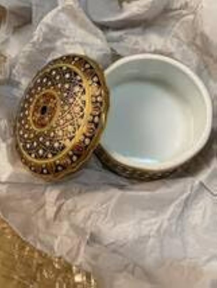 【美品】ベンジャロン焼 装飾大皿　（Narai Phand ナライパン） タイ】ベンジャロン焼 NARAI PHAND ナライパン 小物入れ 蓋付き