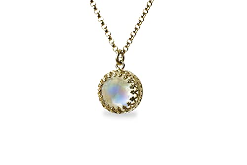 Collier délicat en pierre de lune pour sublimer vos tenues d'été