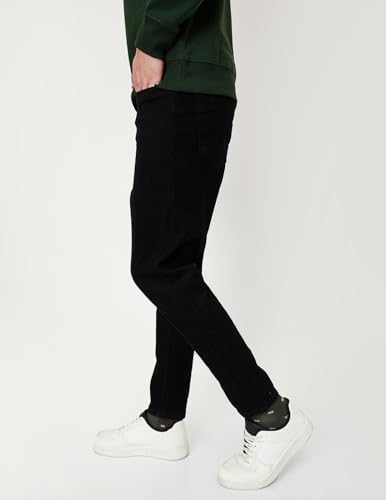Image of Max Men's Carrot Fit Solid Cotton Blend Jeans