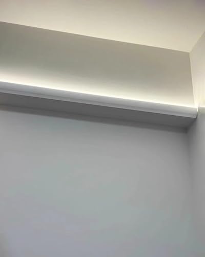 Plinthe LED blanche pour masquer les câbles et réussir son éclairage