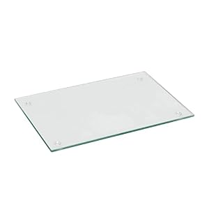 Harbour Housewares Glass Chopping Board – 30x20cm – Clear – Small Dining Place Mats Cutting Mat Worktop Saver for Kitchen Cooking, Baking, Vegetable Preparation