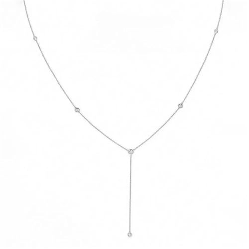 Collier long pompon en acier inoxydable, élégance et finition géométrique